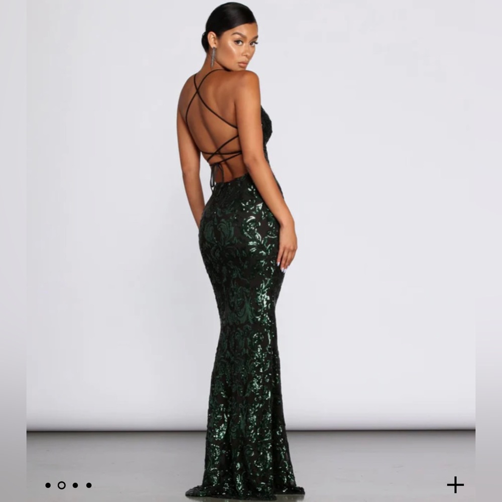 Final Dress. Prom. Homecoming.